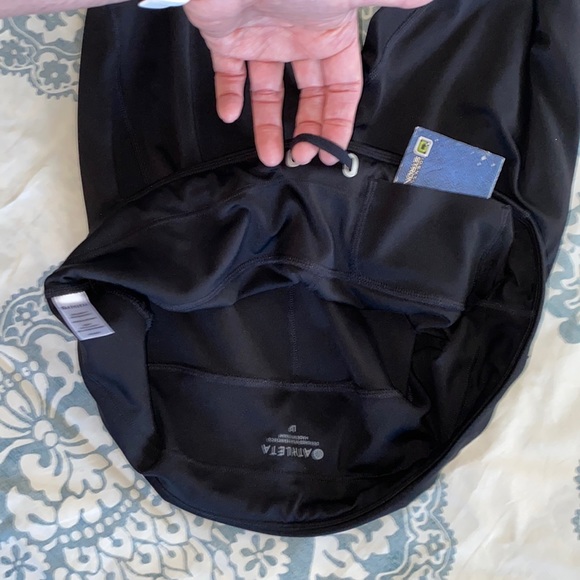 ATHLETA 22” Crop Training/running leggings with night reflective detailing trim. - Picture 6 of 12